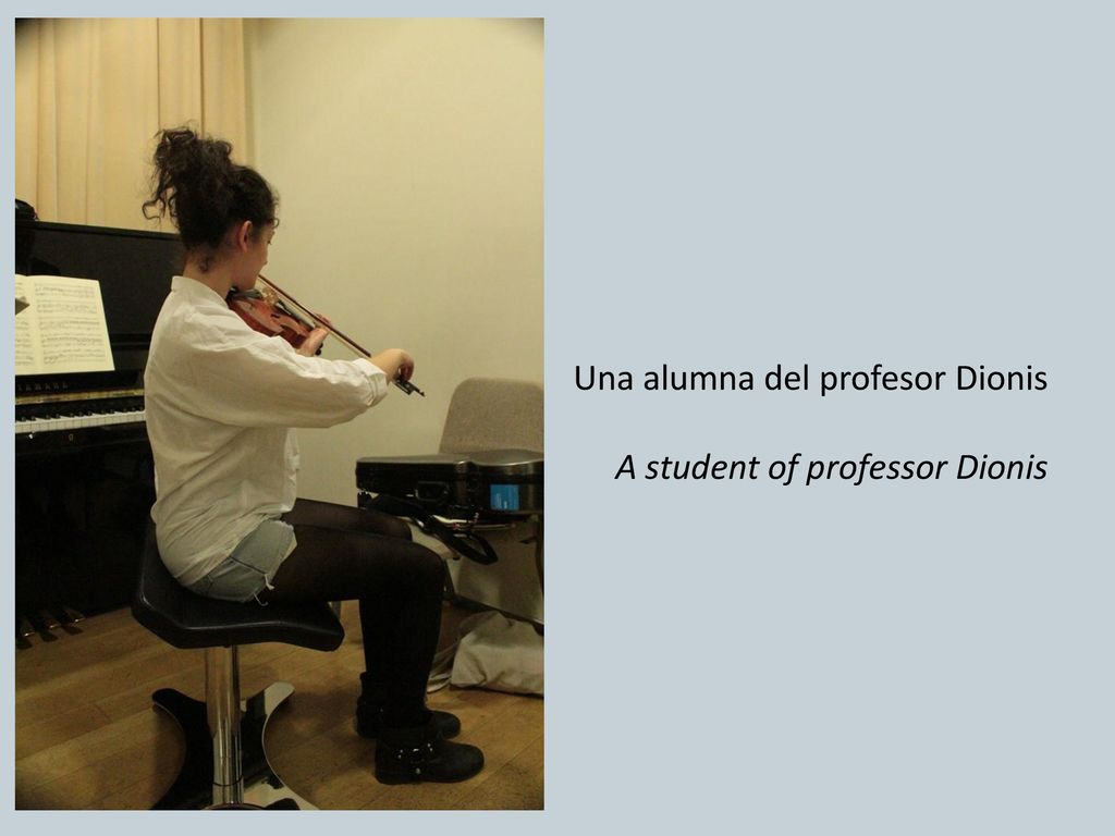 Una alumna del profesor Dionis A student of professor Dionis