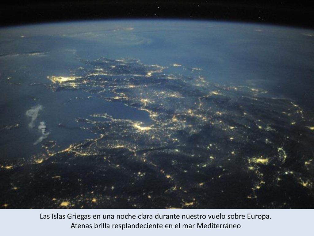 Las Islas Griegas en una noche clara durante nuestro vuelo sobre Europa.
