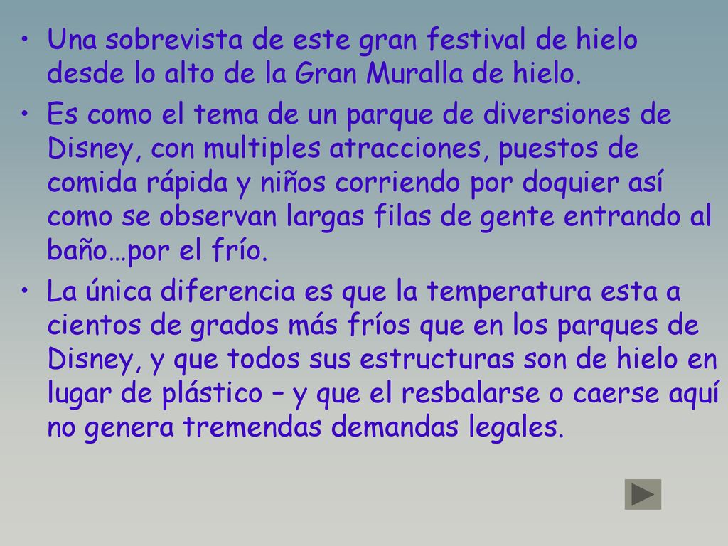 Una sobrevista de este gran festival de hielo desde lo alto de la Gran Muralla de hielo.
