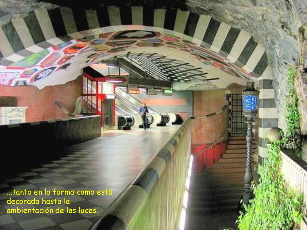 ...tanto en la forma como está decorada hasta la ambientación de las luces.