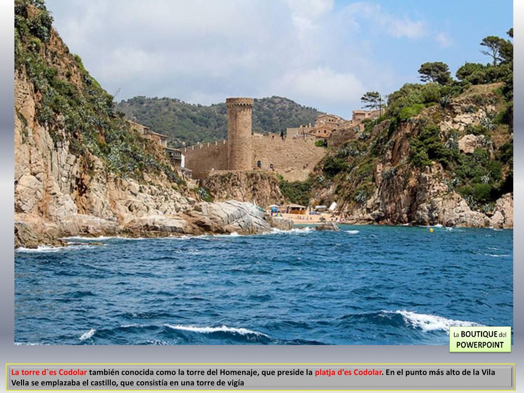 La torre d`es Codolar también conocida como la torre del Homenaje, que preside la platja d’es Codolar.