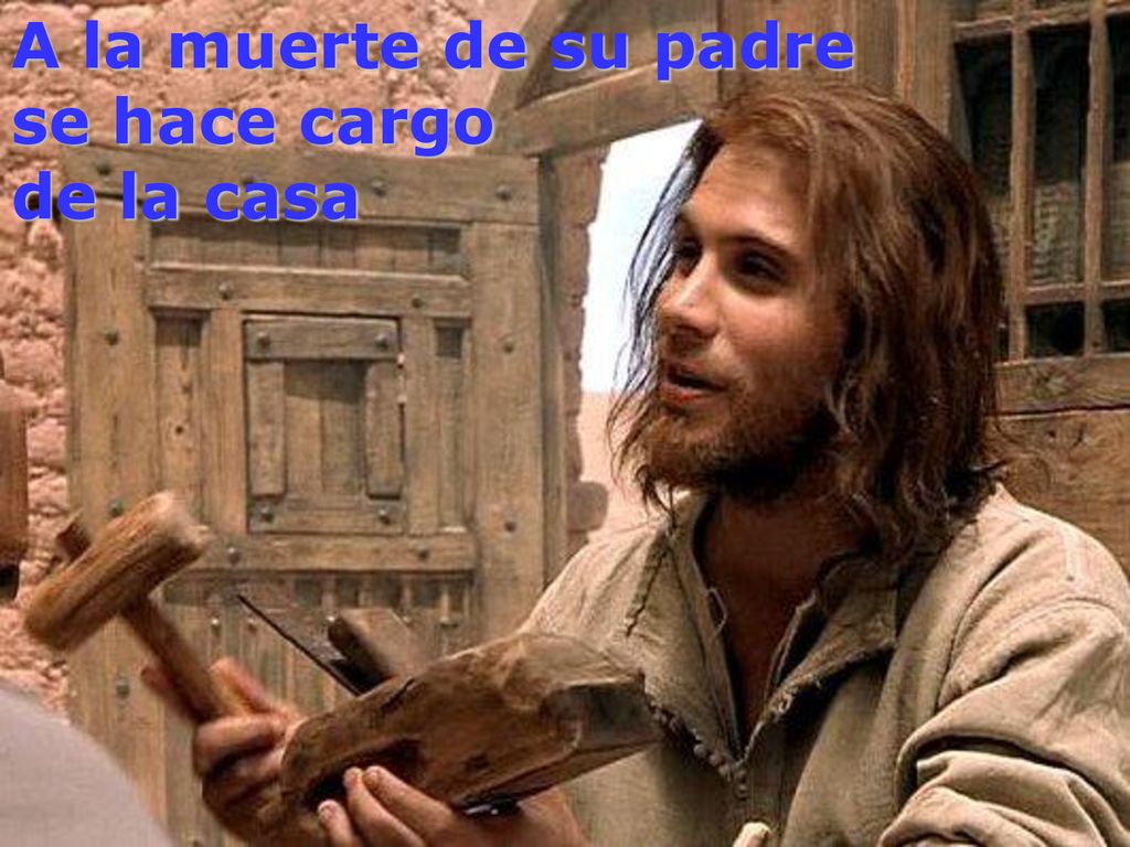 A la muerte de su padre se hace cargo de la casa