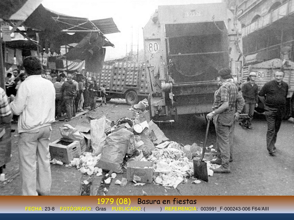 1979 (08) Basura en fiestas FECHA: 23-8 FOTÓGRAFO: Gras PUBLICADO: ( ) REFERENCIA: _F F64/AIII.