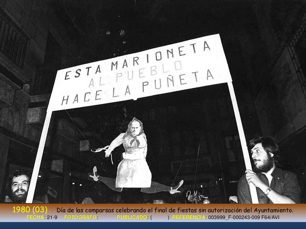 1980 (03) Día de las comparsas celebrando el final de fiestas sin autorización del Ayuntamiento.