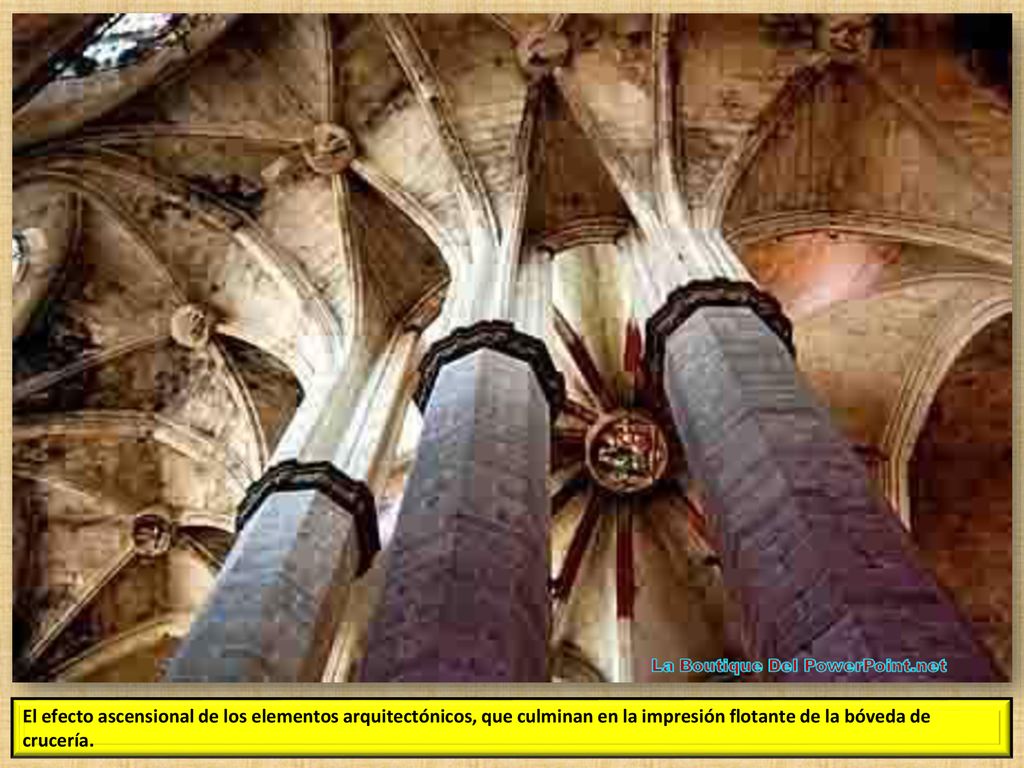 El efecto ascensional de los elementos arquitectónicos, que culminan en la impresión flotante de la bóveda de crucería.