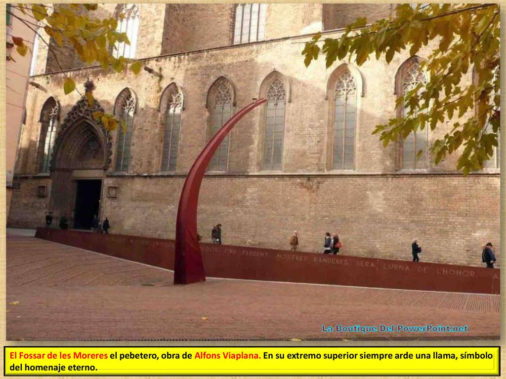 El Fossar de les Moreres el pebetero, obra de Alfons Viaplana