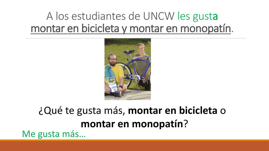 A los estudiantes de UNCW les gusta montar en bicicleta y montar en monopatín.