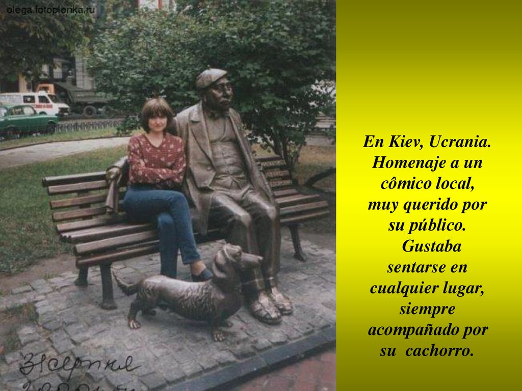 En Kiev, Ucrania. Homenaje a un cômico local, muy querido por su público.