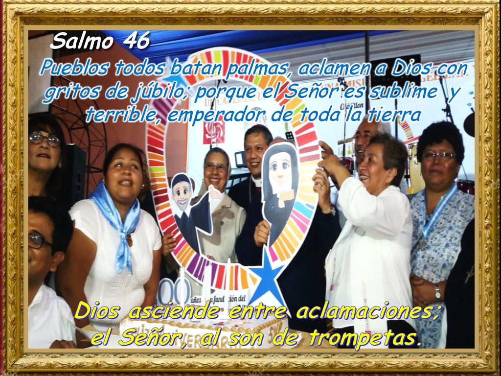 Dios asciende entre aclamaciones; el Señor, al son de trompetas.
