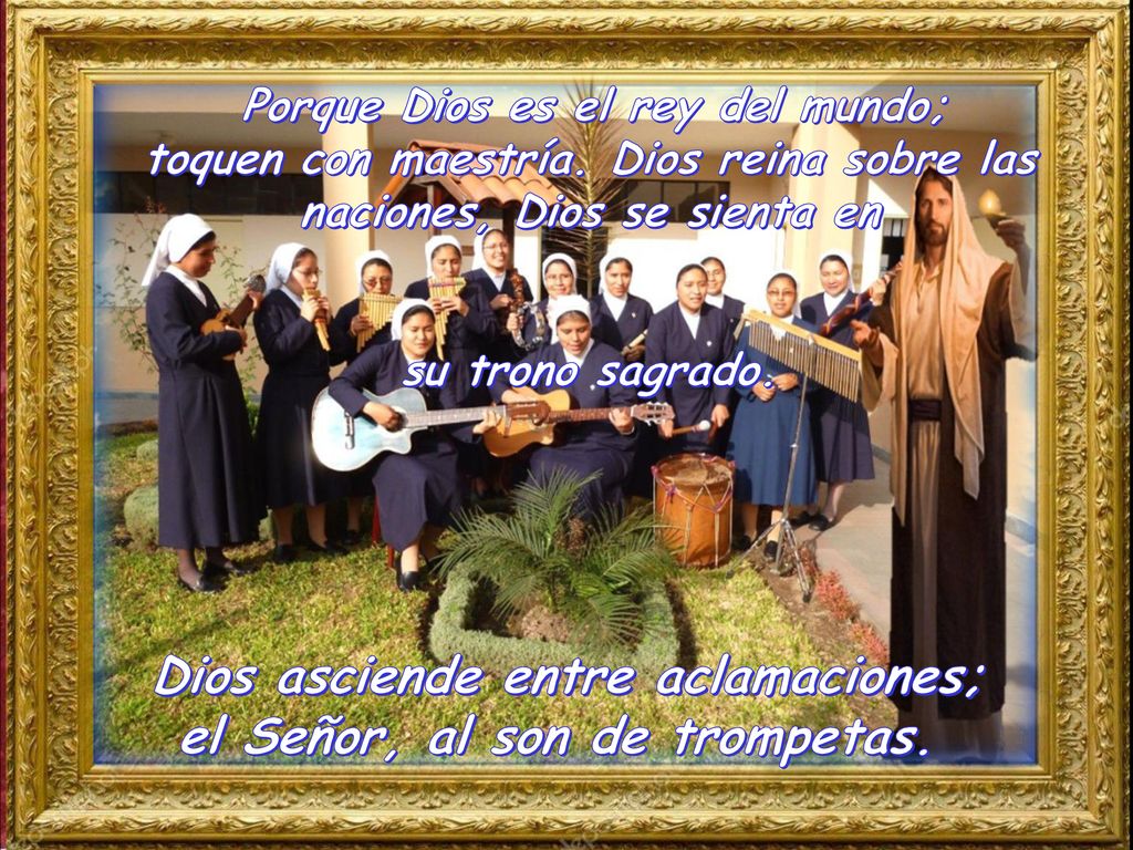 Dios asciende entre aclamaciones; el Señor, al son de trompetas.