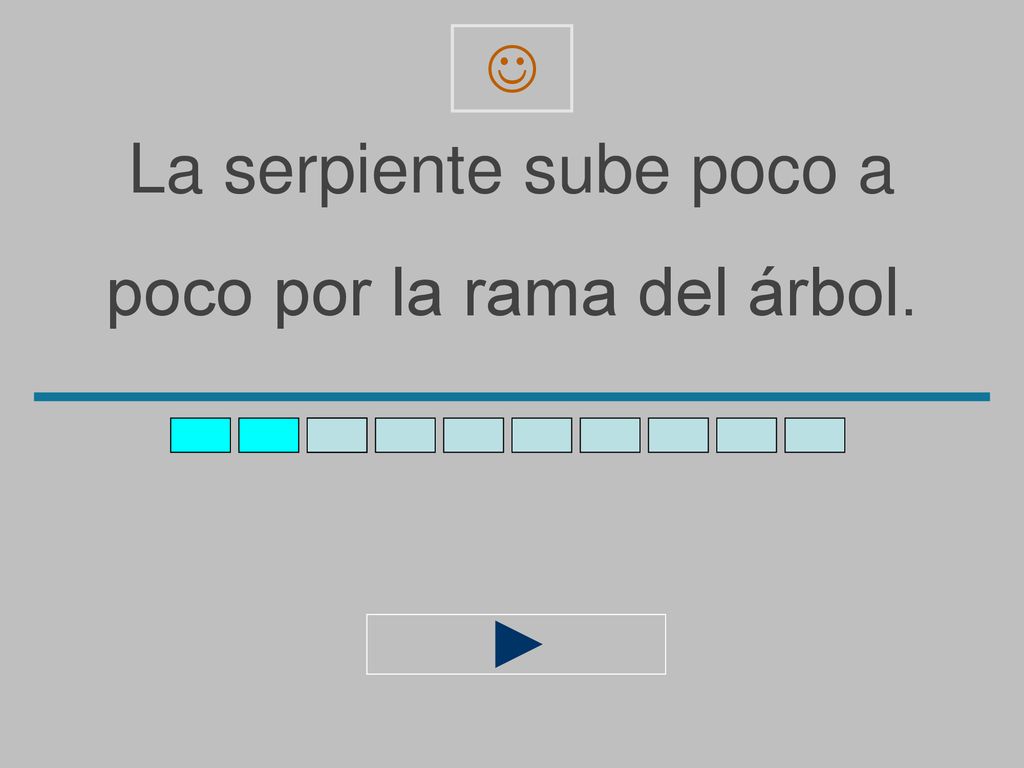 La serpiente sube poco a poco por la rama del árbol.