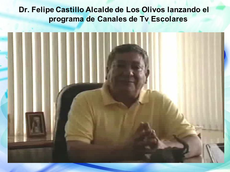 Dr. Felipe Castillo Alcalde de Los Olivos lanzando el programa de Canales de Tv Escolares