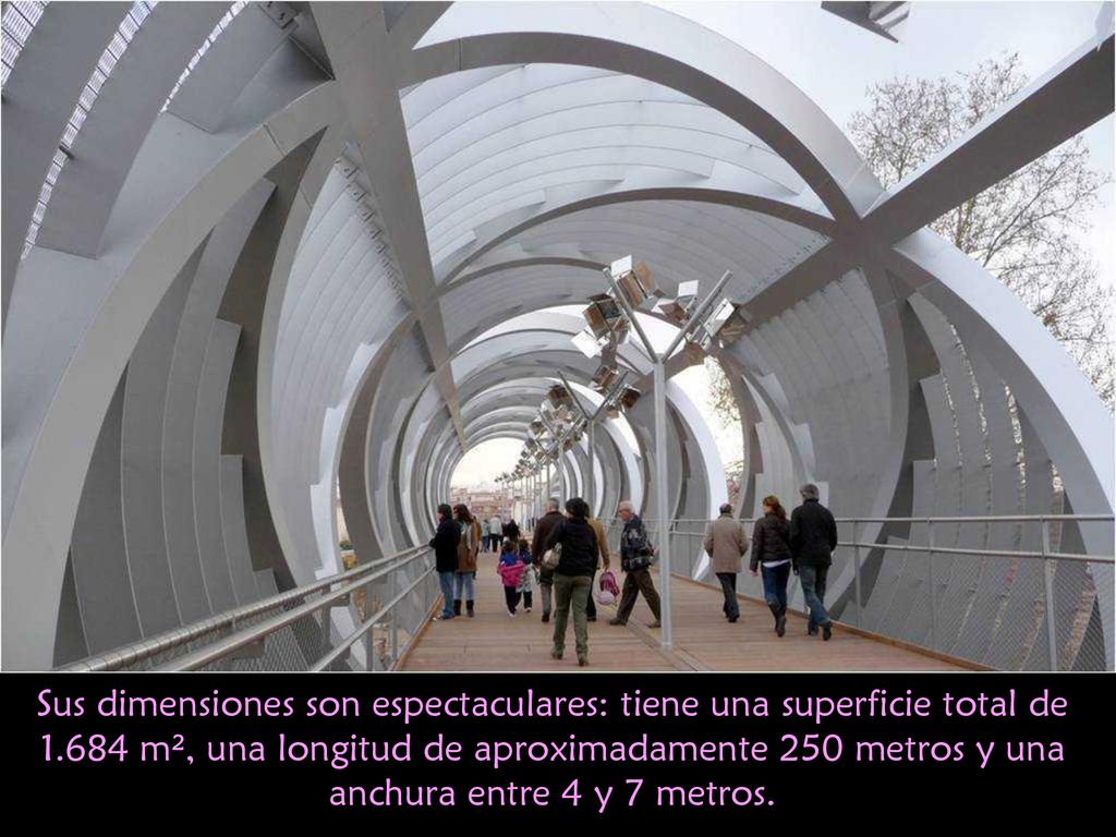 Sus dimensiones son espectaculares: tiene una superficie total de 1