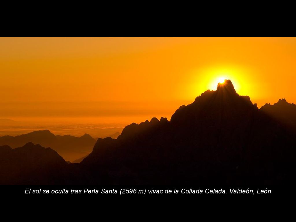 El sol se oculta tras Peña Santa (2596 m) vivac de la Collada Celada