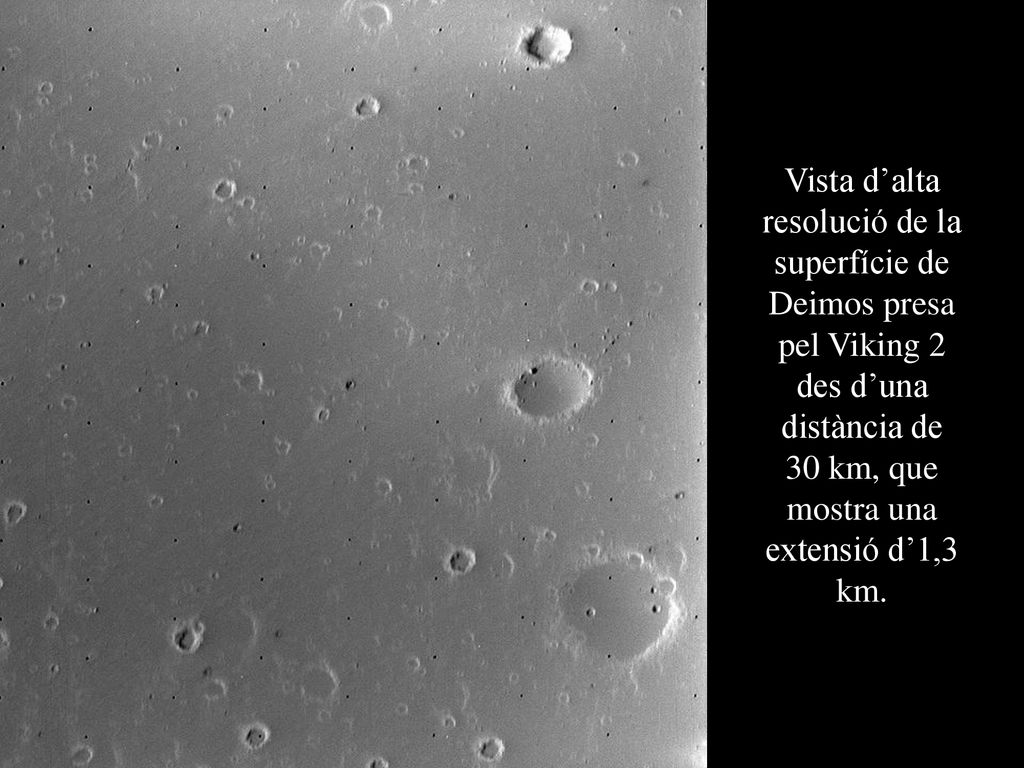 Vista d’alta resolució de la superfície de Deimos presa pel Viking 2 des d’una distància de 30 km, que mostra una extensió d’1,3 km.