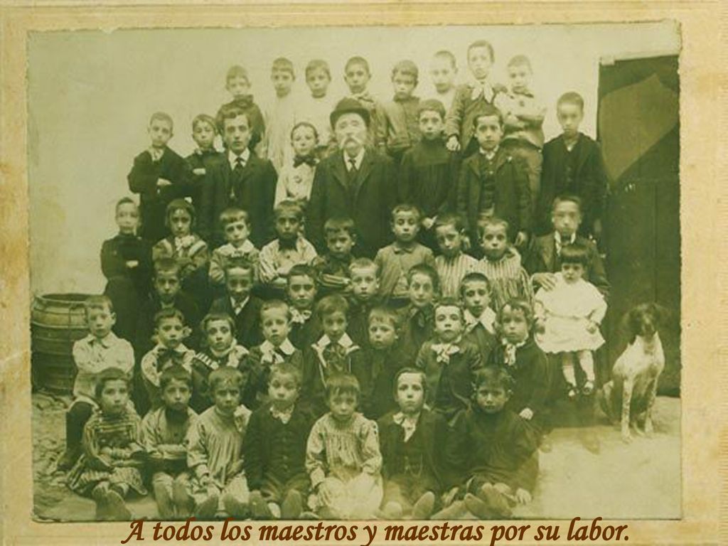 A todos los maestros y maestras por su labor.