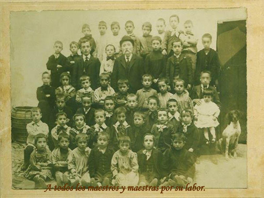 A todos los maestros y maestras por su labor.