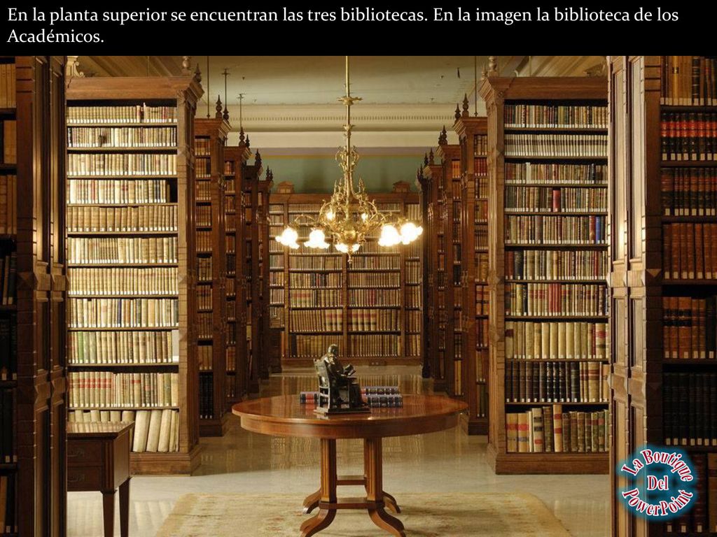 En la planta superior se encuentran las tres bibliotecas