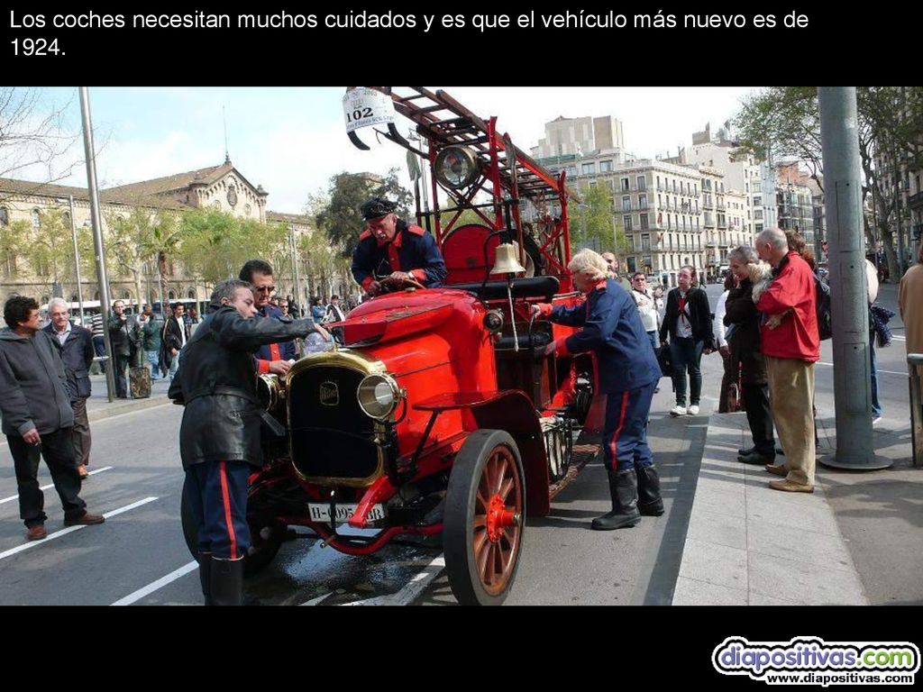 Los coches necesitan muchos cuidados y es que el vehículo más nuevo es de 1924.