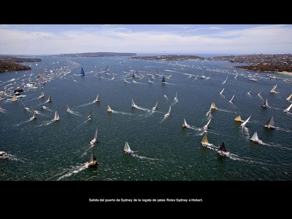 Salida del puerto de Sydney de la regata de yates Rolex Sydney a Hobart.
