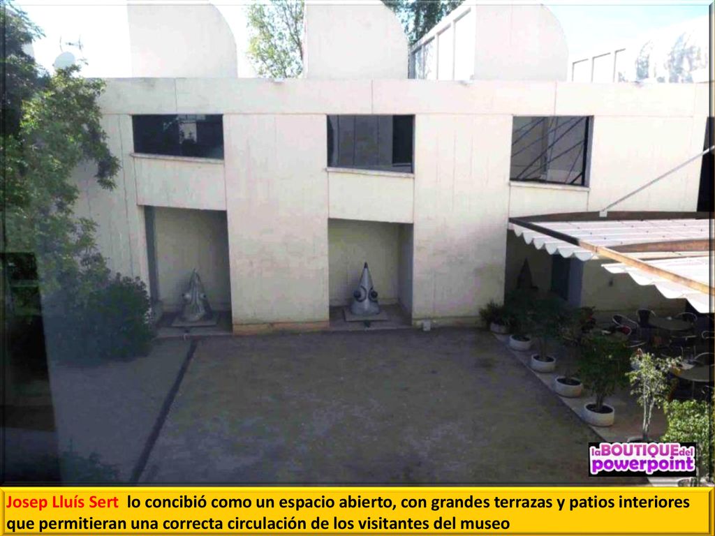 Josep Lluís Sert lo concibió como un espacio abierto, con grandes terrazas y patios interiores que permitieran una correcta circulación de los visitantes del museo