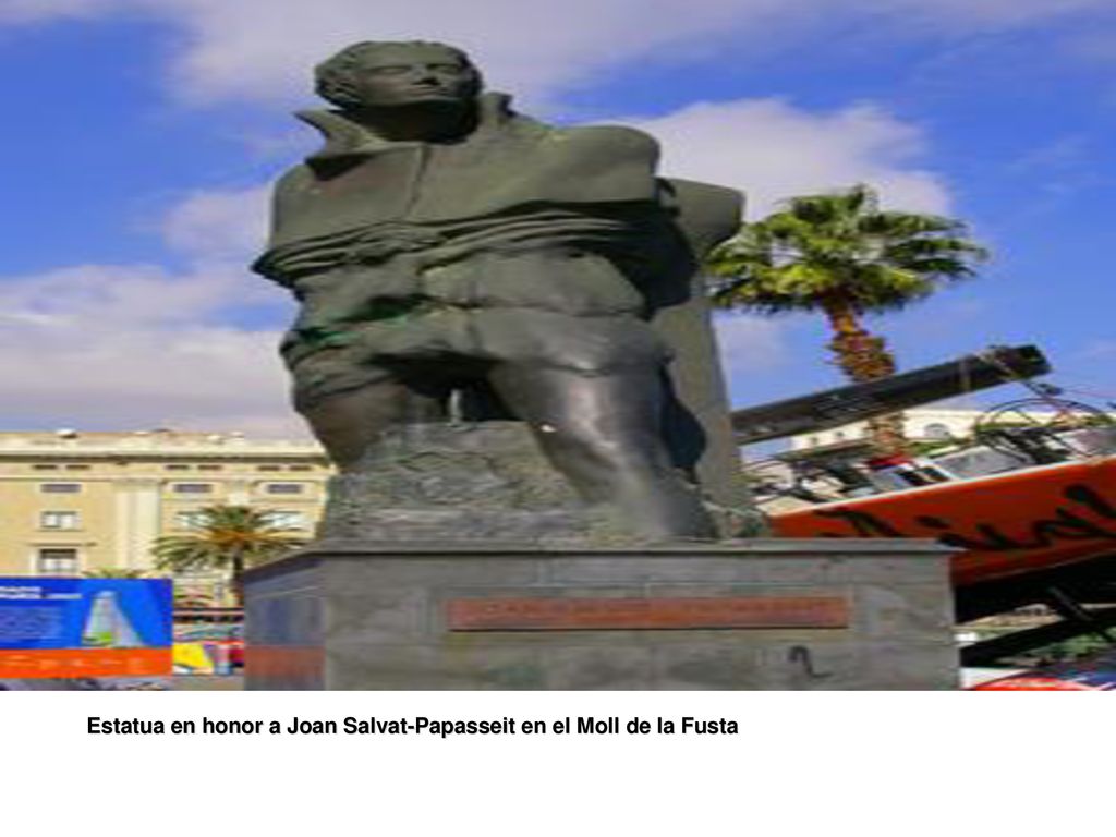 Estatua en honor a Joan Salvat-Papasseit en el Moll de la Fusta