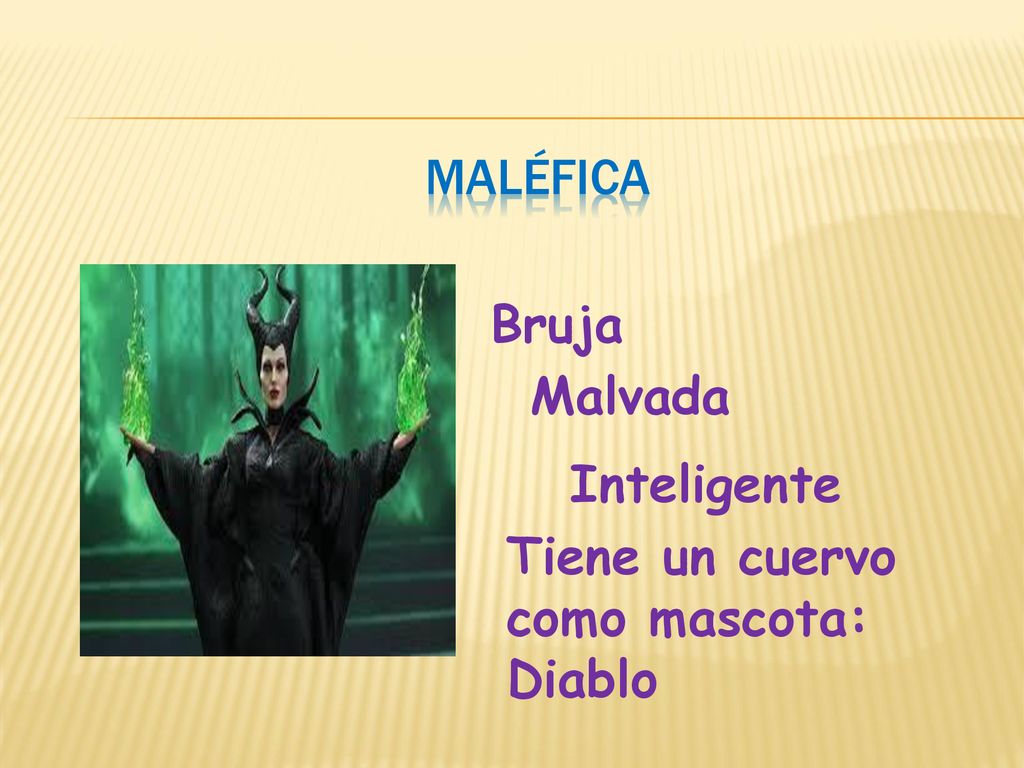 maléfica Bruja Malvada Inteligente Tiene un cuervo como mascota: Diablo