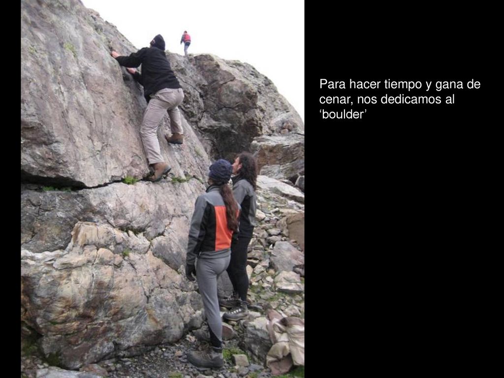 Para hacer tiempo y gana de cenar, nos dedicamos al ‘boulder’