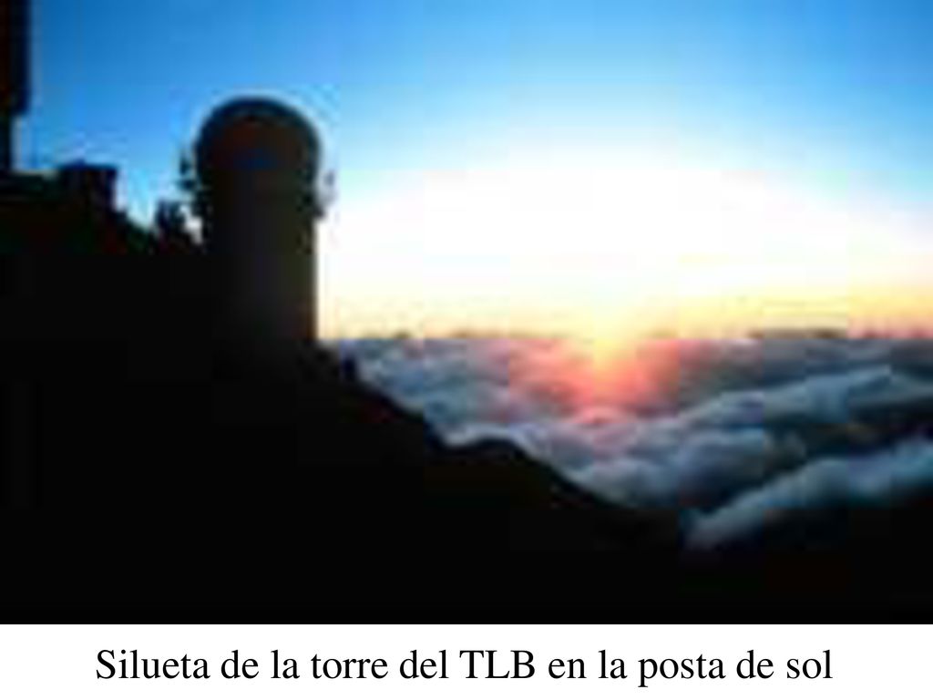 Silueta de la torre del TLB en la posta de sol