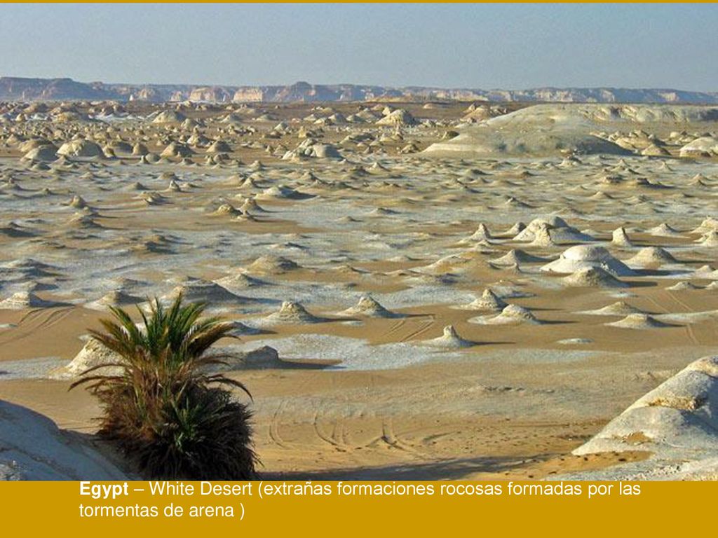 Egypt – White Desert (extrañas formaciones rocosas formadas por las tormentas de arena )