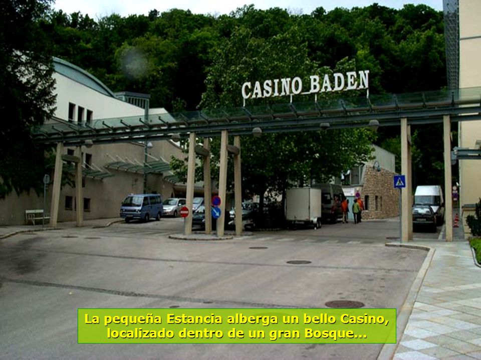 La pequeña Estancia alberga un bello Casino, localizado dentro de un gran Bosque...