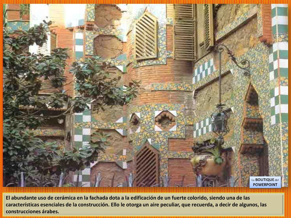 El abundante uso de cerámica en la fachada dota a la edificación de un fuerte colorido, siendo una de las características esenciales de la construcción.