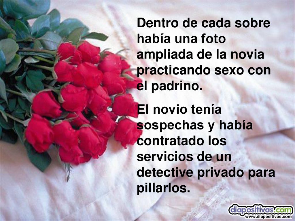Dentro de cada sobre había una foto ampliada de la novia practicando sexo con el padrino.