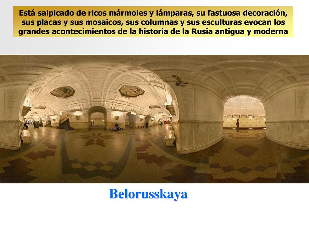 Está salpicado de ricos mármoles y lámparas, su fastuosa decoración, sus placas y sus mosaicos, sus columnas y sus esculturas evocan los grandes acontecimientos de la historia de la Rusia antigua y moderna