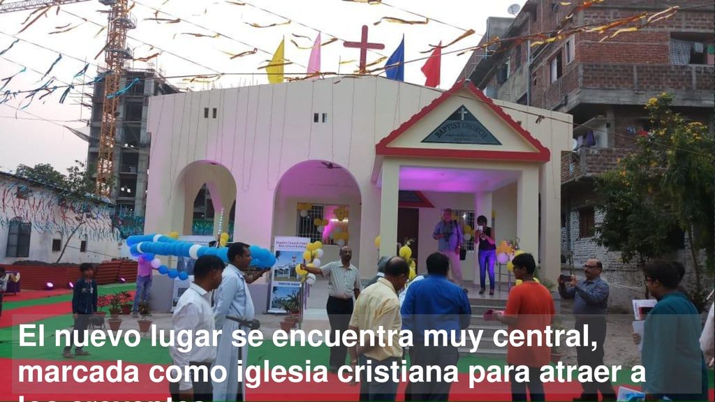 El nuevo lugar se encuentra muy central, marcada como iglesia cristiana para atraer a los creyentes.