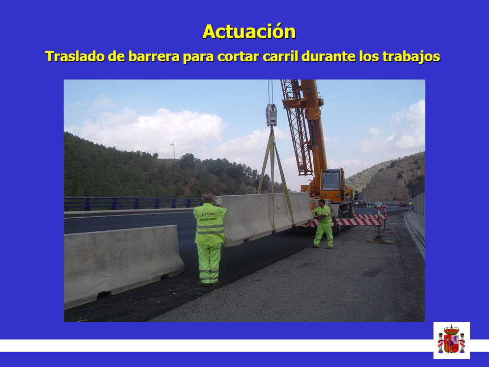 Actuación Traslado de barrera para cortar carril durante los trabajos