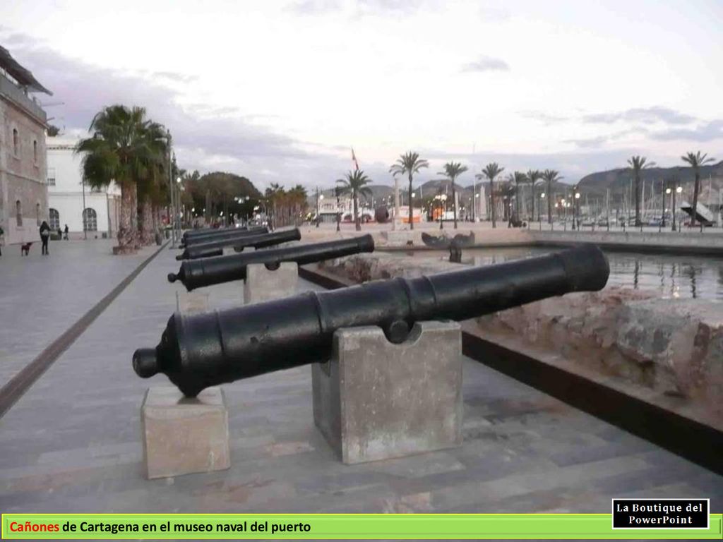 Cañones de Cartagena en el museo naval del puerto