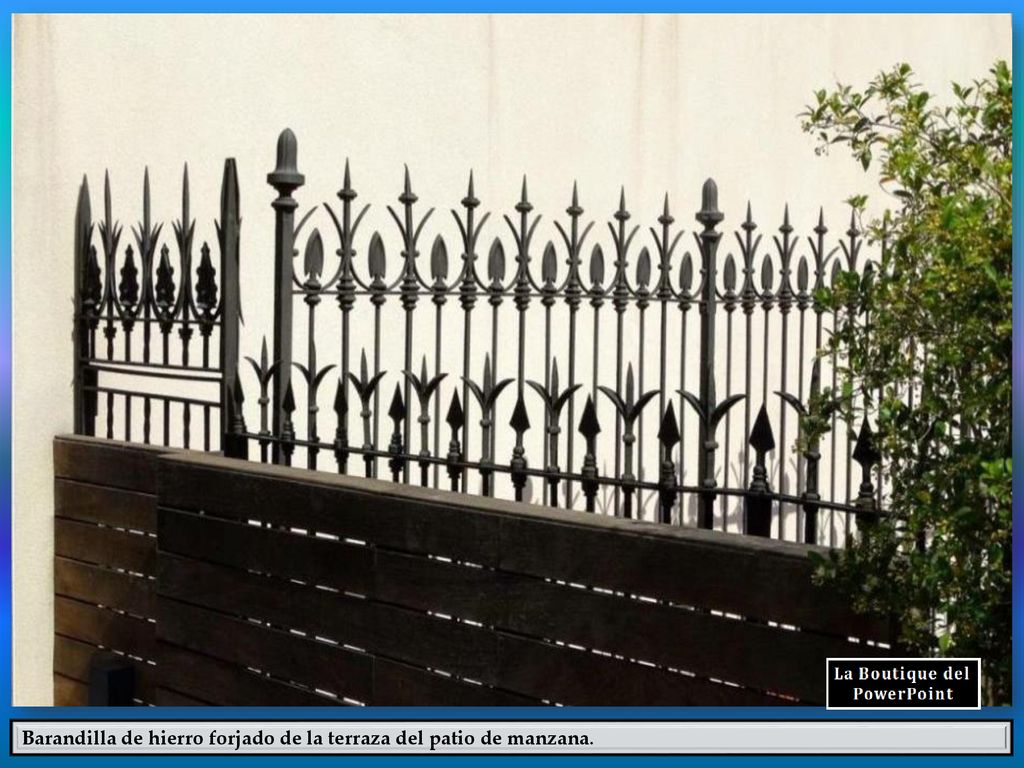 Barandilla de hierro forjado de la terraza del patio de manzana.