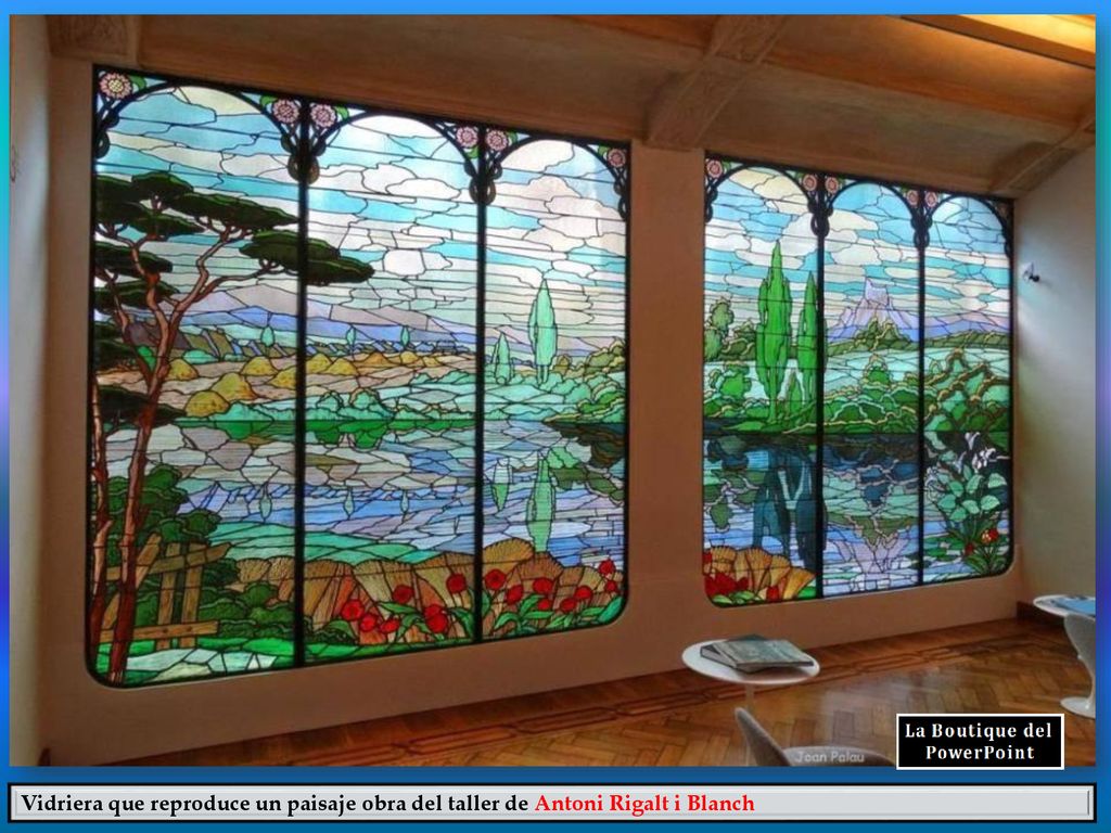 Vidriera que reproduce un paisaje obra del taller de Antoni Rigalt i Blanch