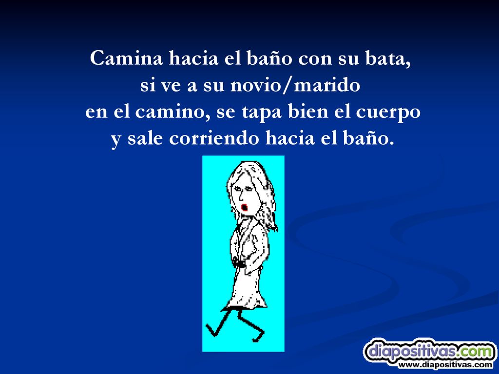 Camina hacia el baño con su bata, si ve a su novio/marido