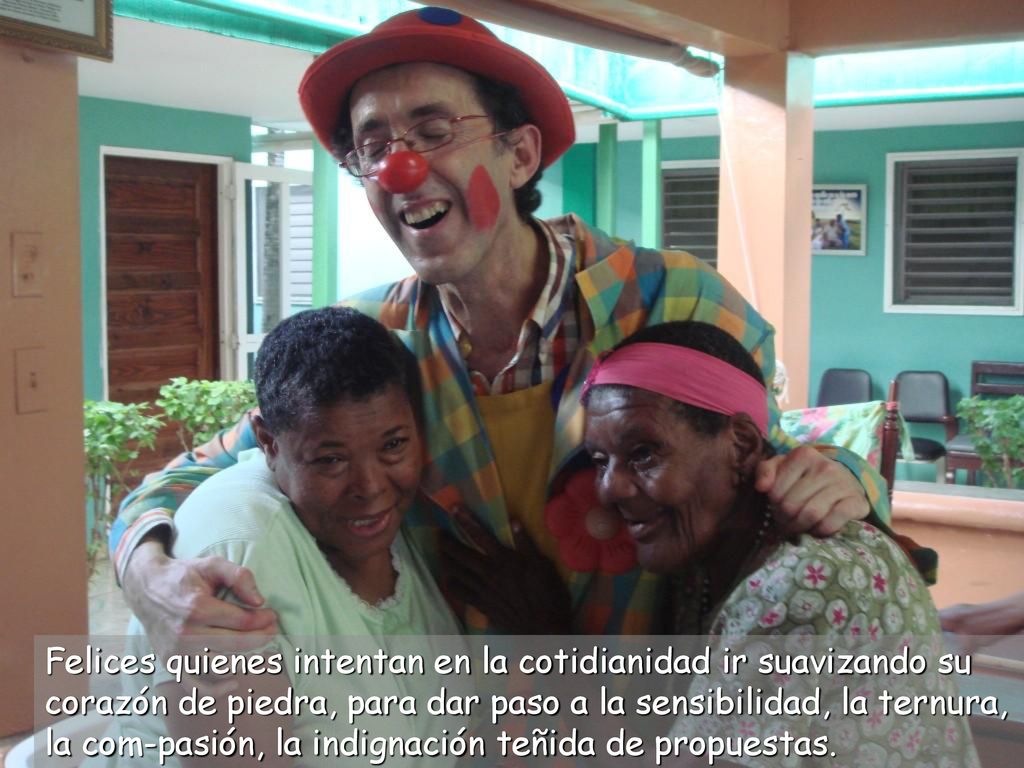 Felices quienes intentan en la cotidianidad ir suavizando su corazón de piedra, para dar paso a la sensibilidad, la ternura, la com-pasión, la indignación teñida de propuestas.