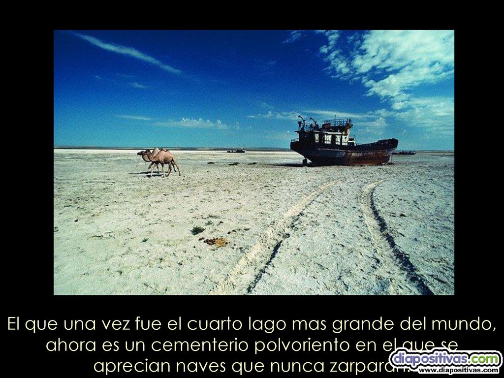 El que una vez fue el cuarto lago mas grande del mundo, ahora es un cementerio polvoriento en el que se aprecian naves que nunca zarparan.