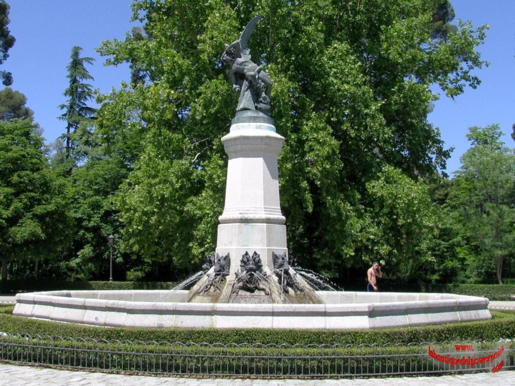 Esta estatua fue construida por el escultor Ricardo Bellver en Roma,