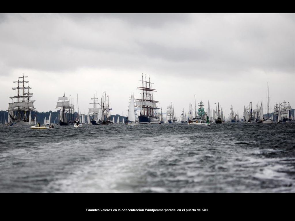 Grandes veleros en la concentración Windjammerparade, en el puerto de Kiel.