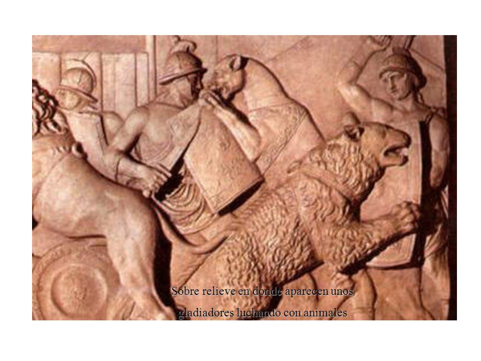 Sobre relieve en donde aparecen unos gladiadores luchando con animales