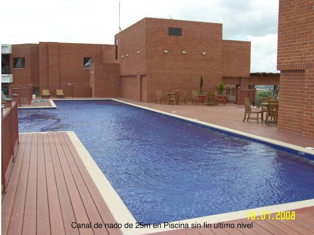 Canal de nado de 25m en Piscina sin fin ultimo nivel