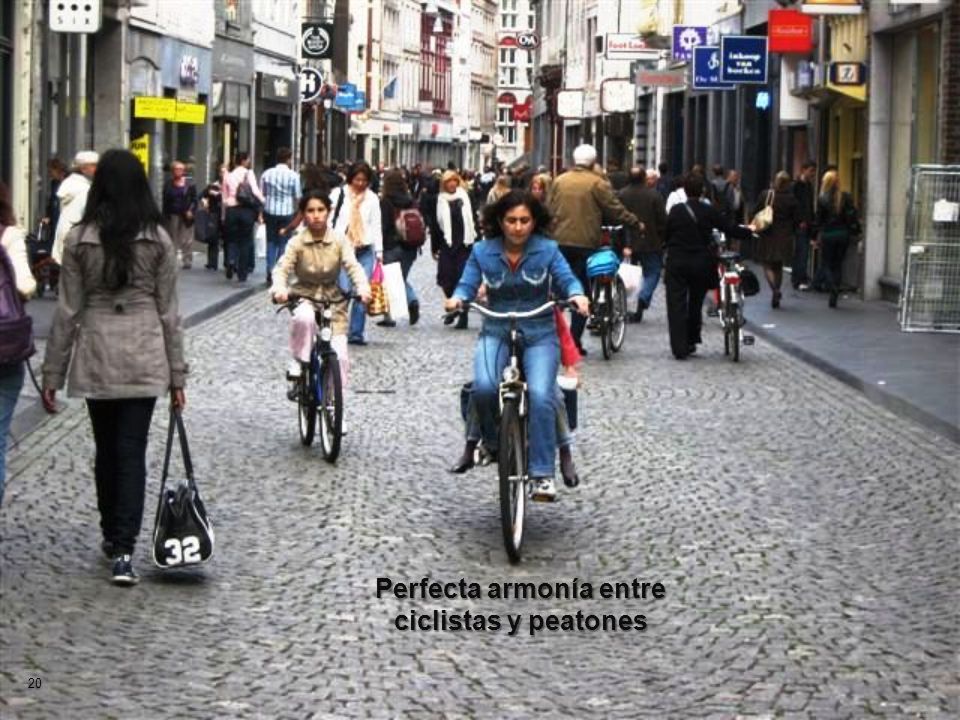 Perfecta armonía entre ciclistas y peatones