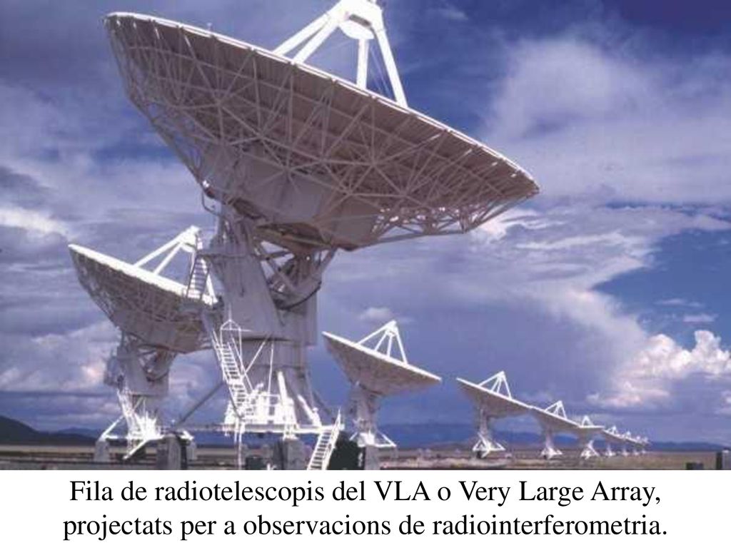 Fila de radiotelescopis del VLA o Very Large Array, projectats per a observacions de radiointerferometria.