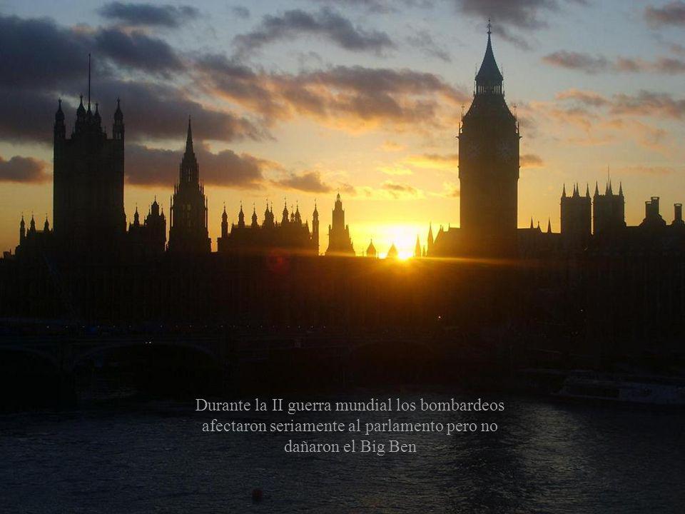 Durante la II guerra mundial los bombardeos afectaron seriamente al parlamento pero no dañaron el Big Ben