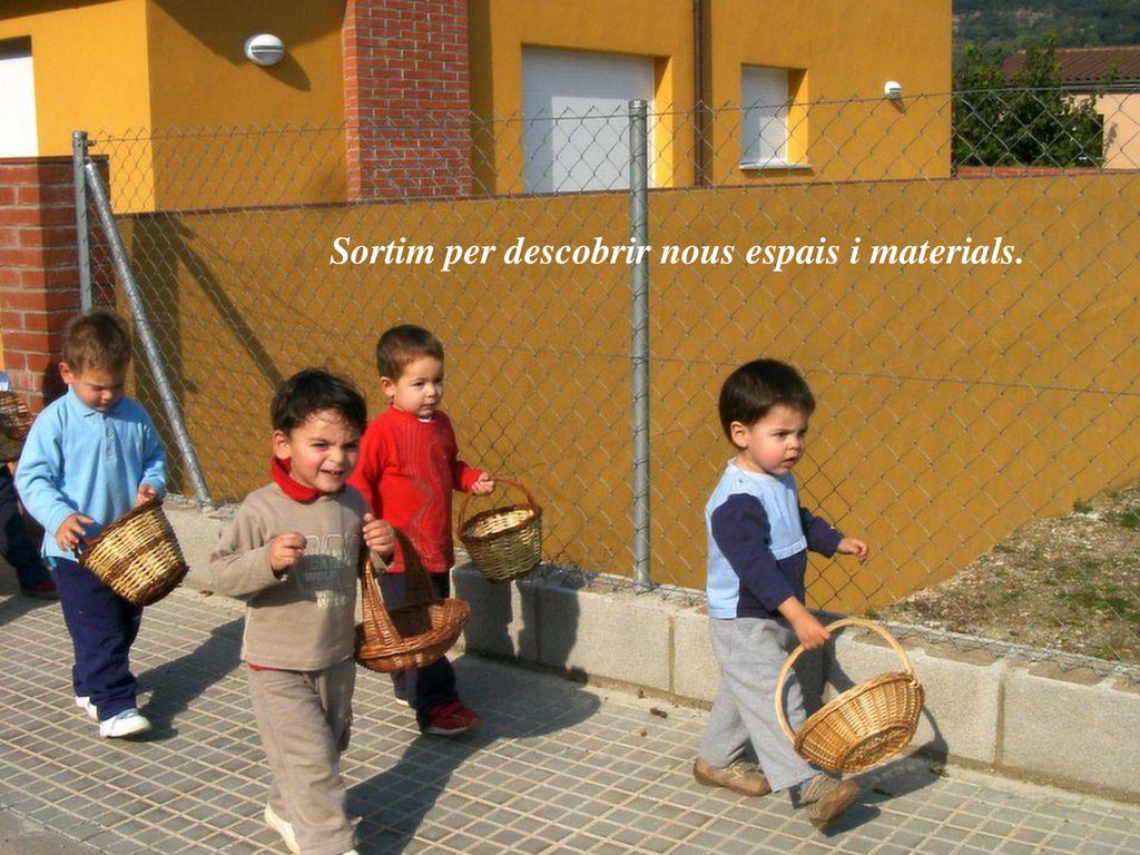 Sortim per descobrir nous espais i materials.
